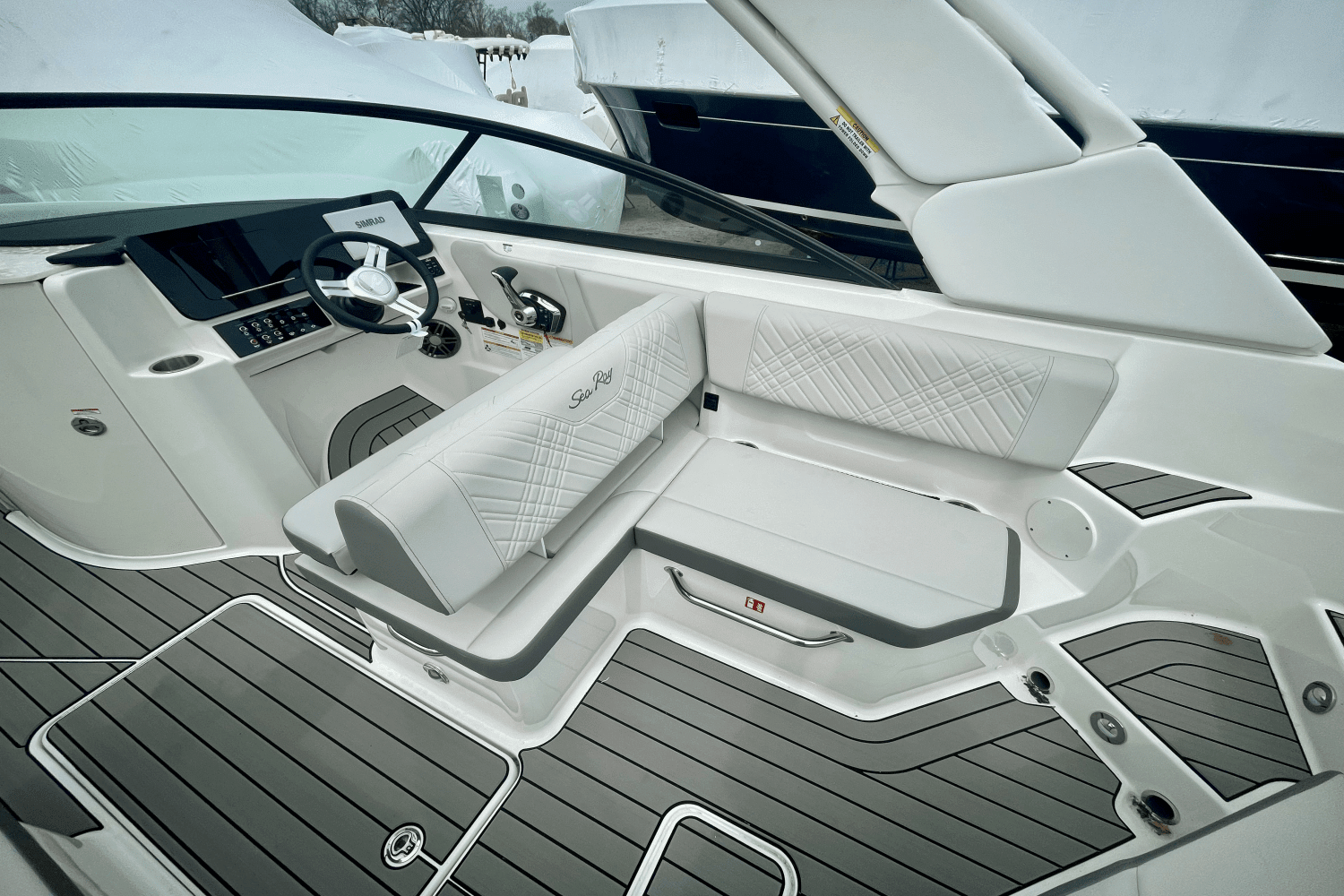 2025 Sea Ray SDX 250 Outboard Image Thumbnail #10