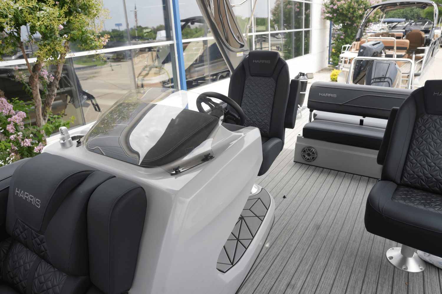 2025 Harris Grand Mariner 250 Image Thumbnail #18