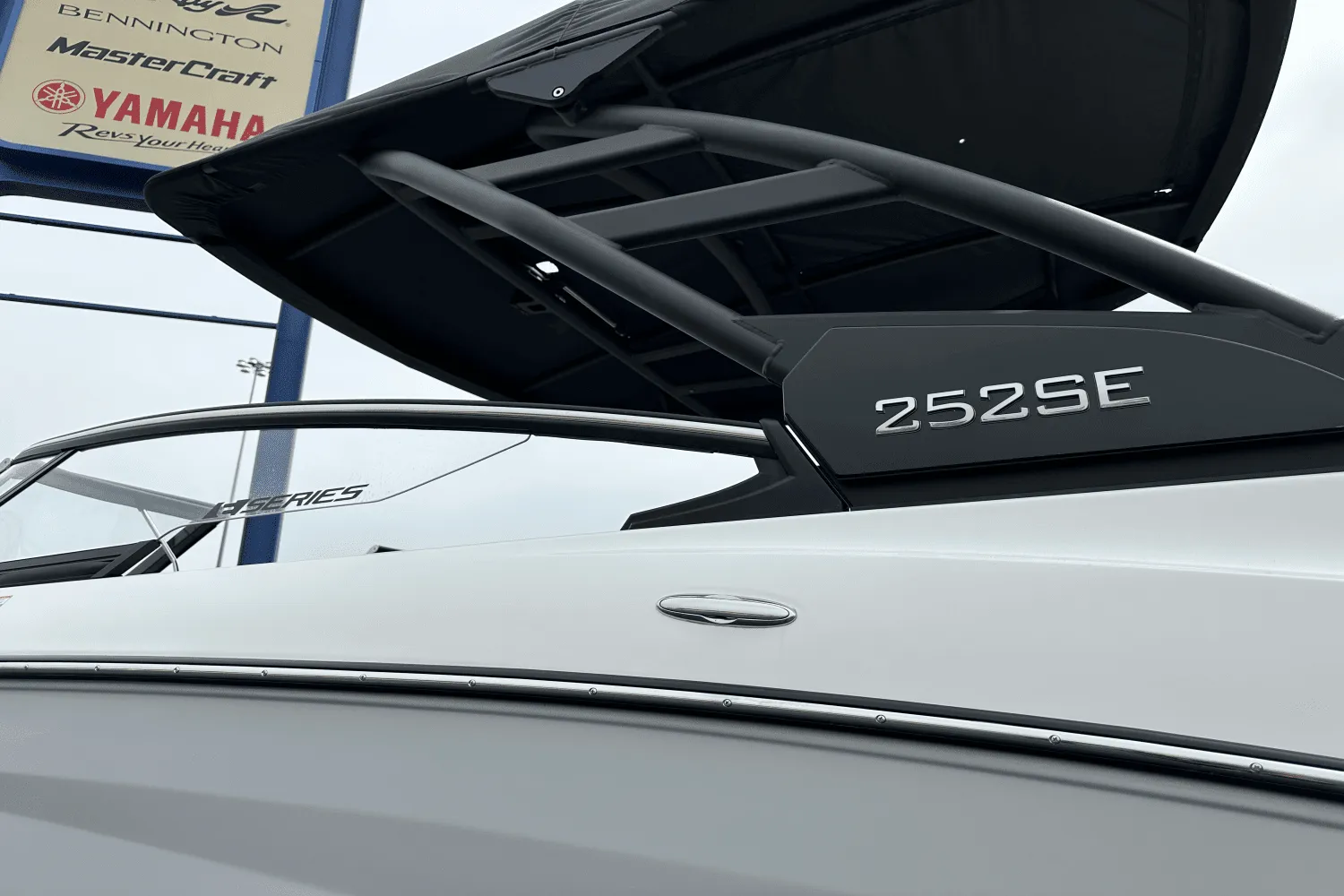 2025 Yamaha 252SE Image Thumbnail #3