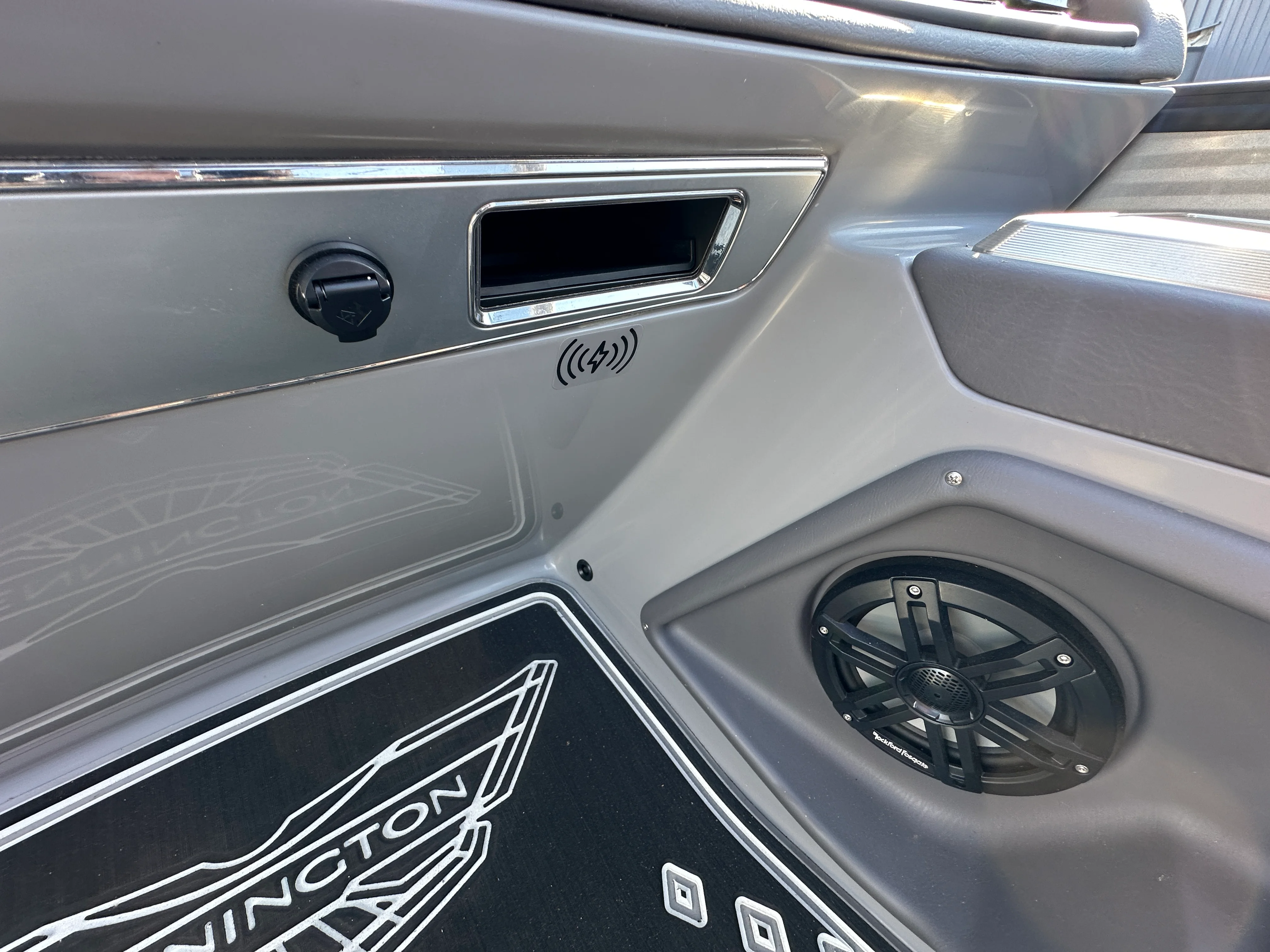 2025 Bennington 23RSBA Image Thumbnail #16