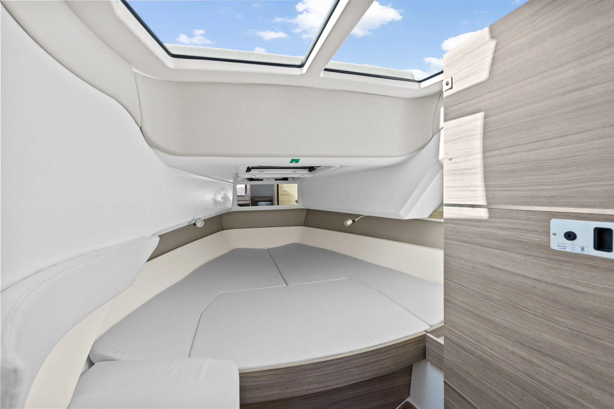 2026 Saxdor 320 GTC Image Thumbnail #32