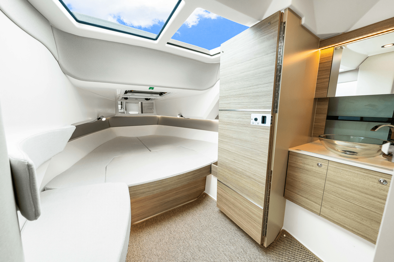 2026 Saxdor 320 GTC Image Thumbnail #31