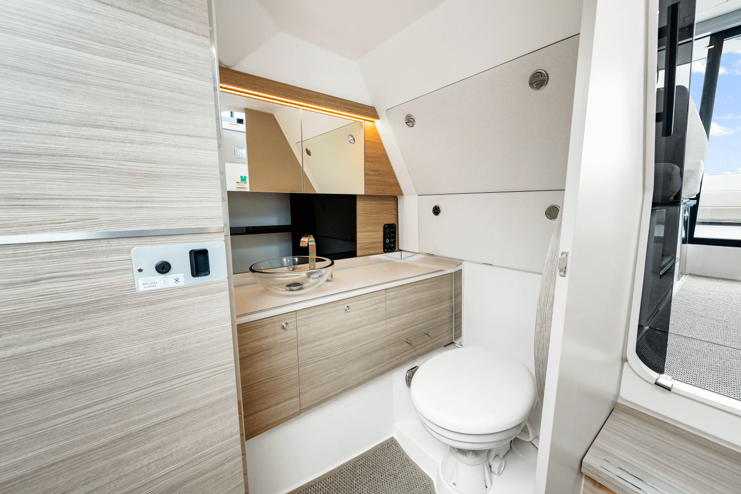 2026 Saxdor 320 GTC Image Thumbnail #33