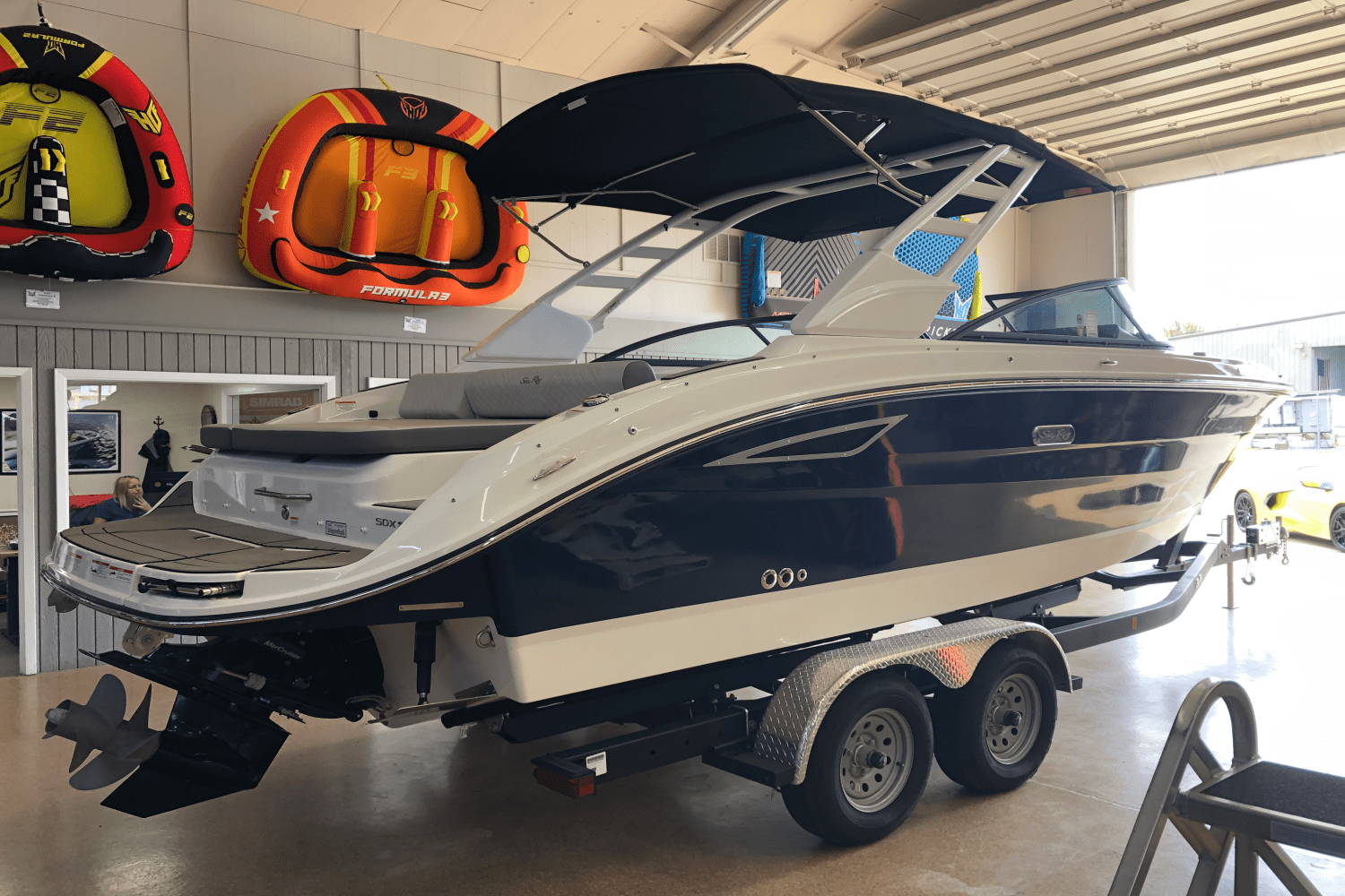 2025 Sea Ray 250 SDX Image Thumbnail #3