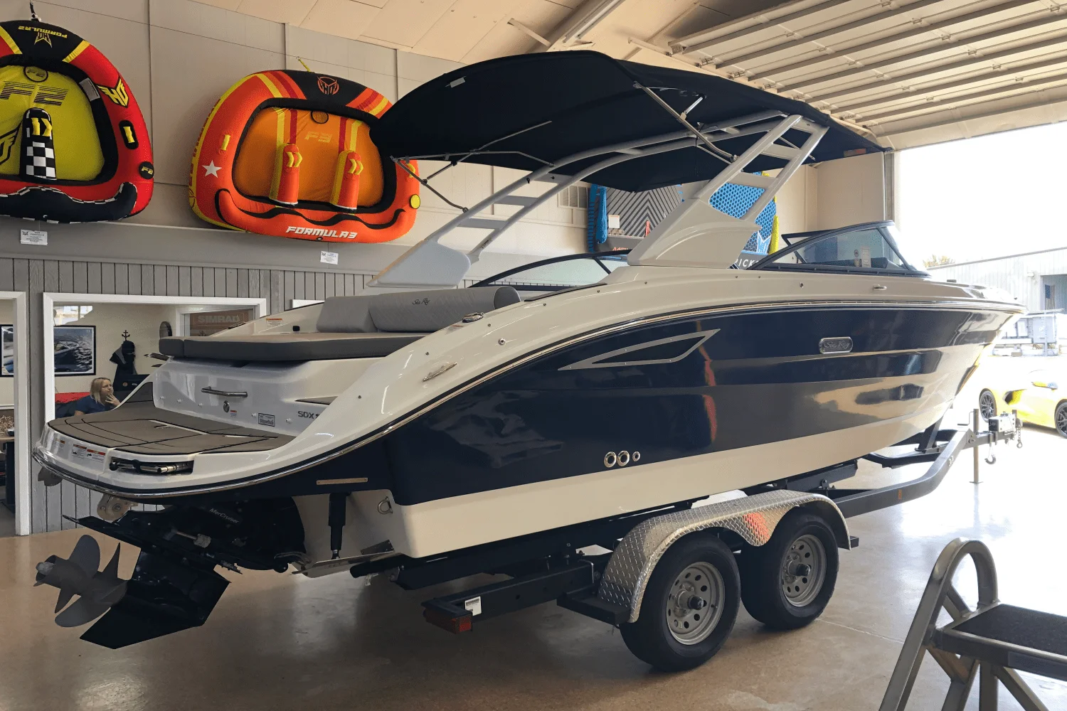 2025 Sea Ray 250 SDX Image Thumbnail #3