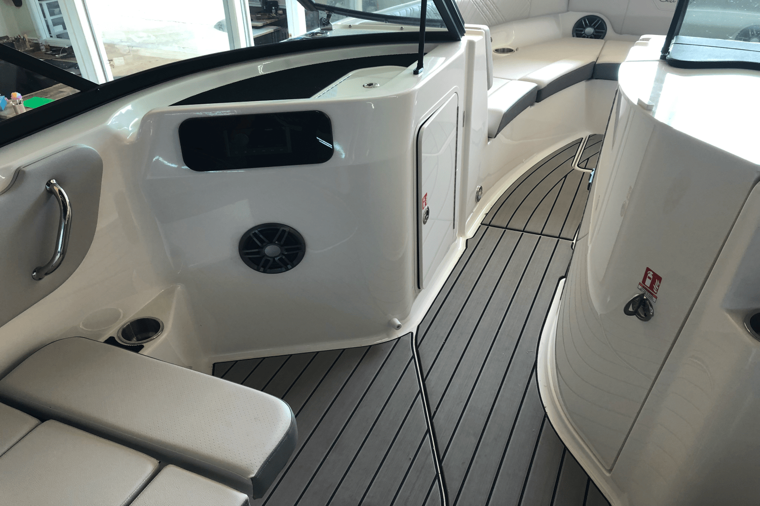 2025 Sea Ray 250 SDX Image Thumbnail #18