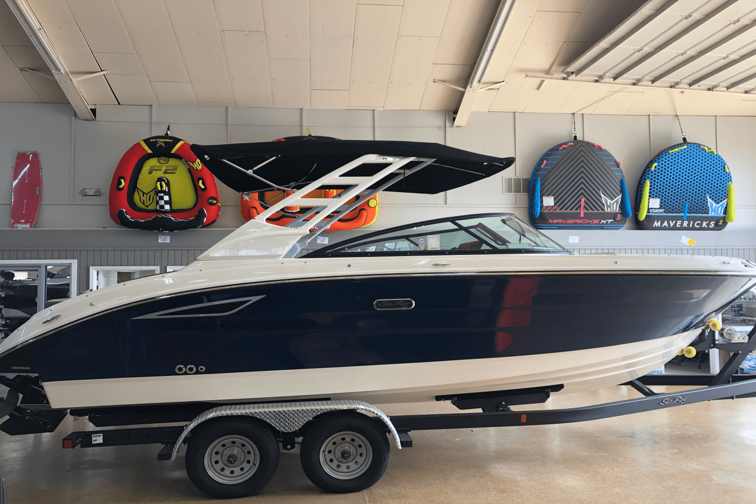 2025 Sea Ray 250 SDX Image Thumbnail #2