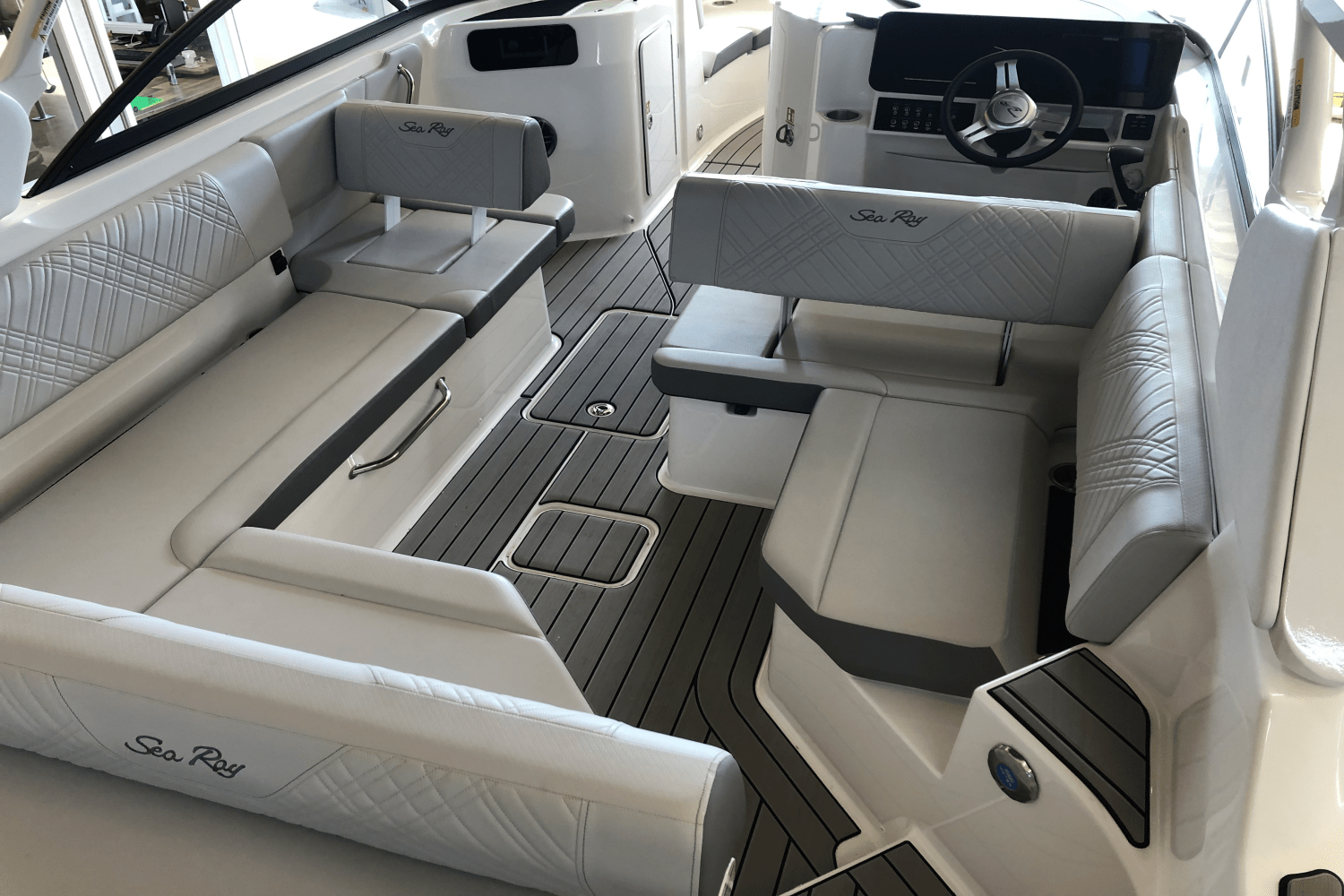 2025 Sea Ray 250 SDX Image Thumbnail #9