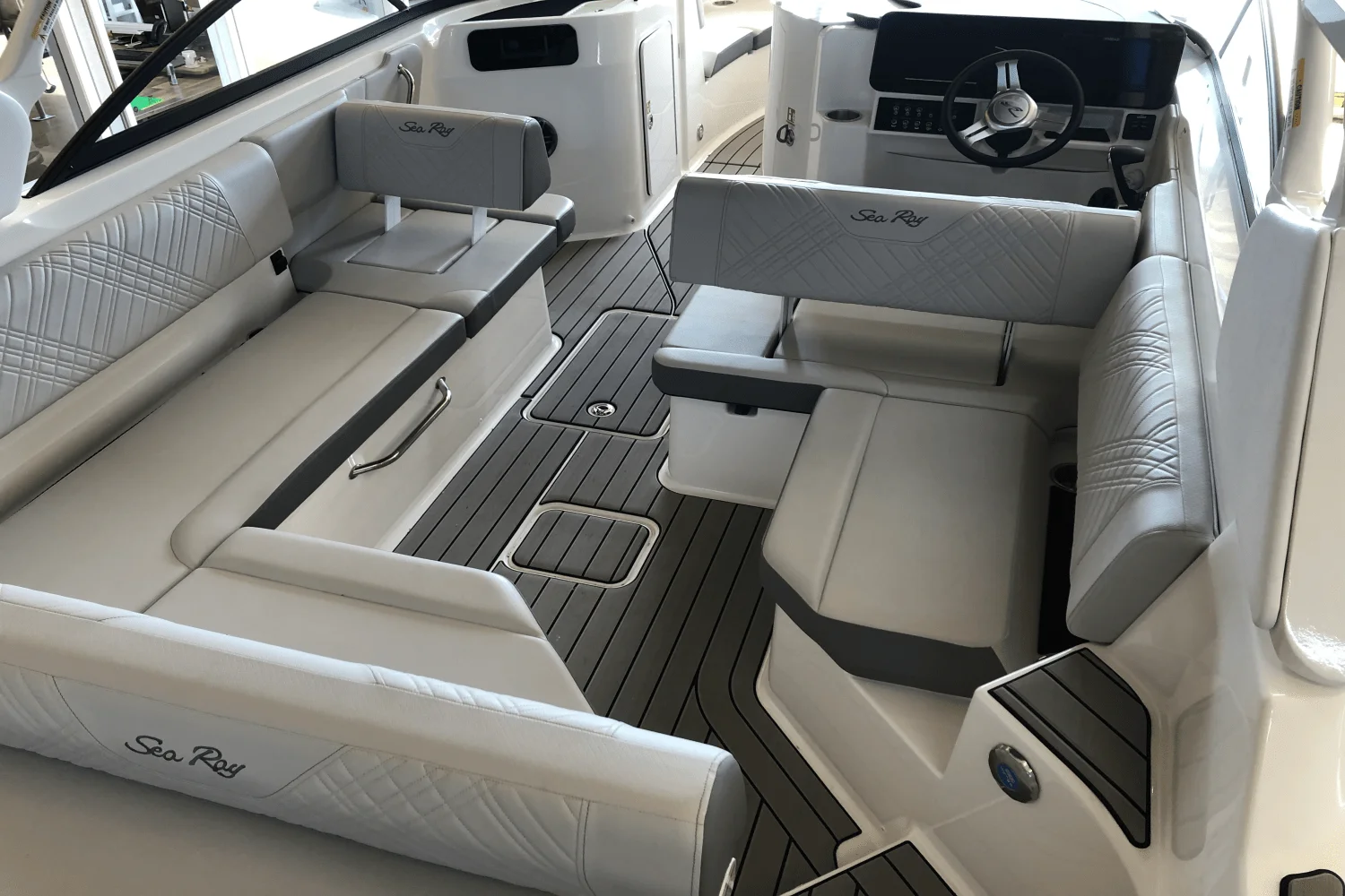 2025 Sea Ray 250 SDX Image Thumbnail #9