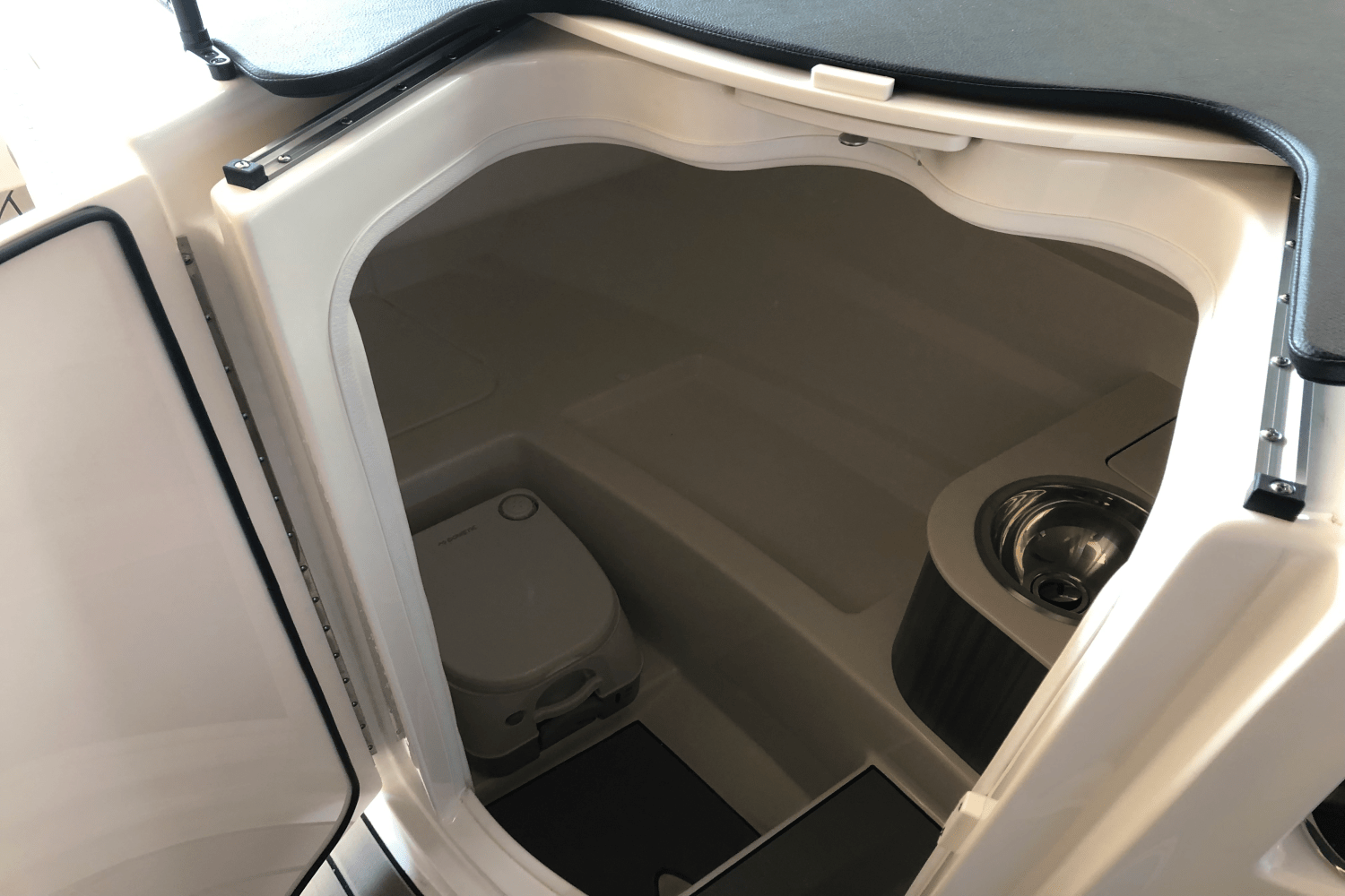 2025 Sea Ray 250 SDX Image Thumbnail #20