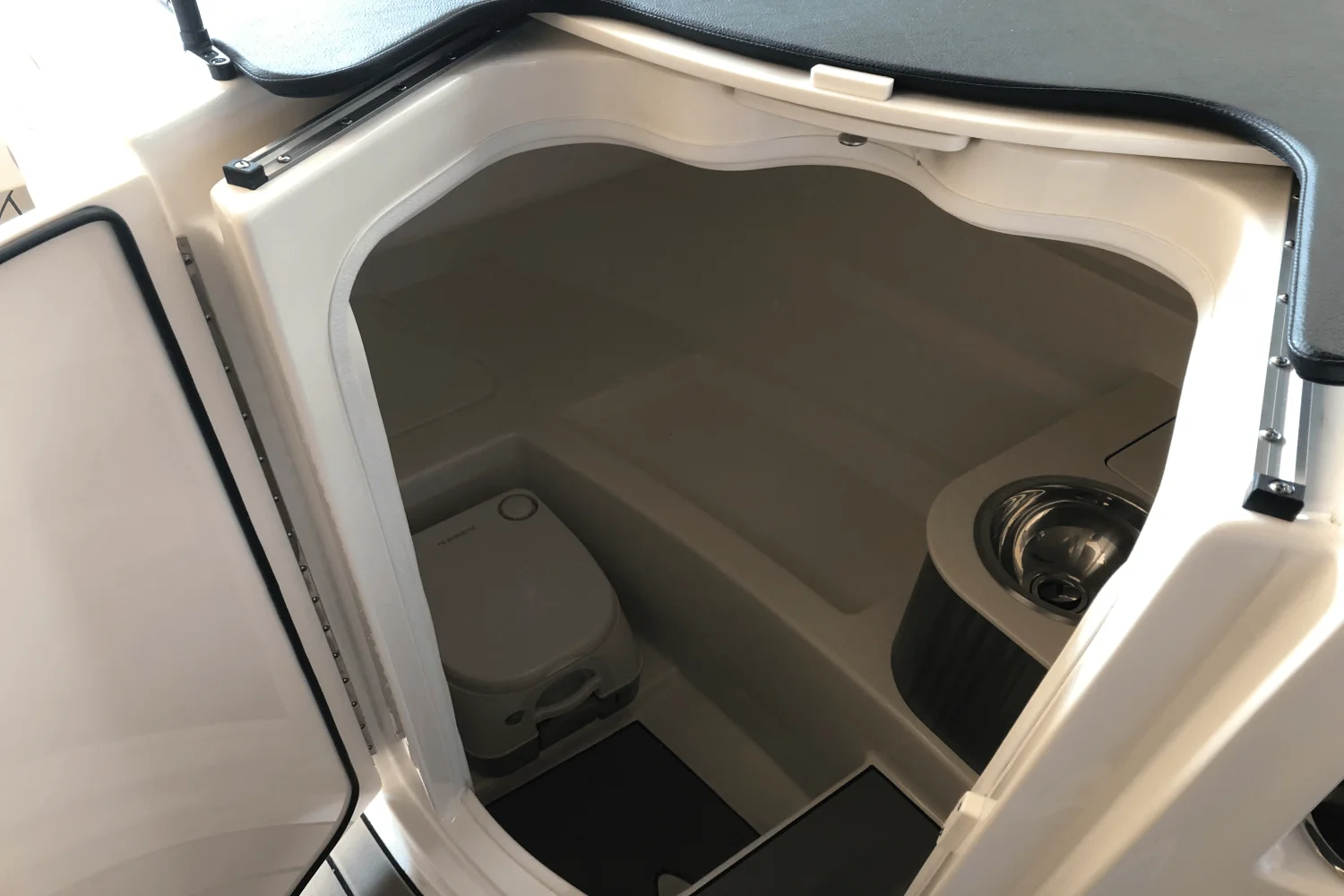 2025 Sea Ray 250 SDX Image Thumbnail #20