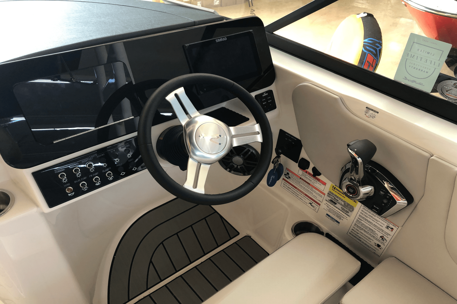 2025 Sea Ray 250 SDX Image Thumbnail #14