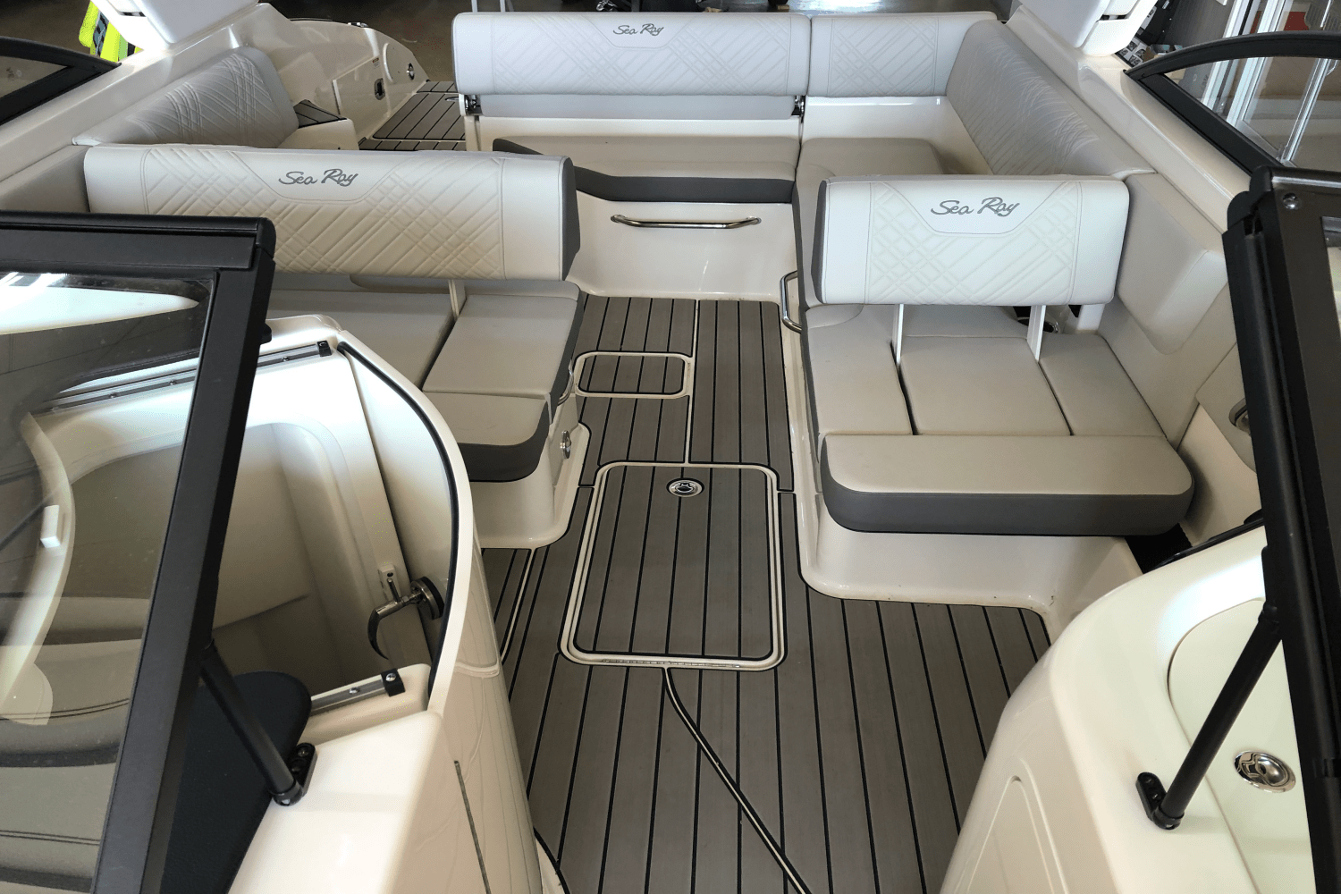 2025 Sea Ray 250 SDX Image Thumbnail #25