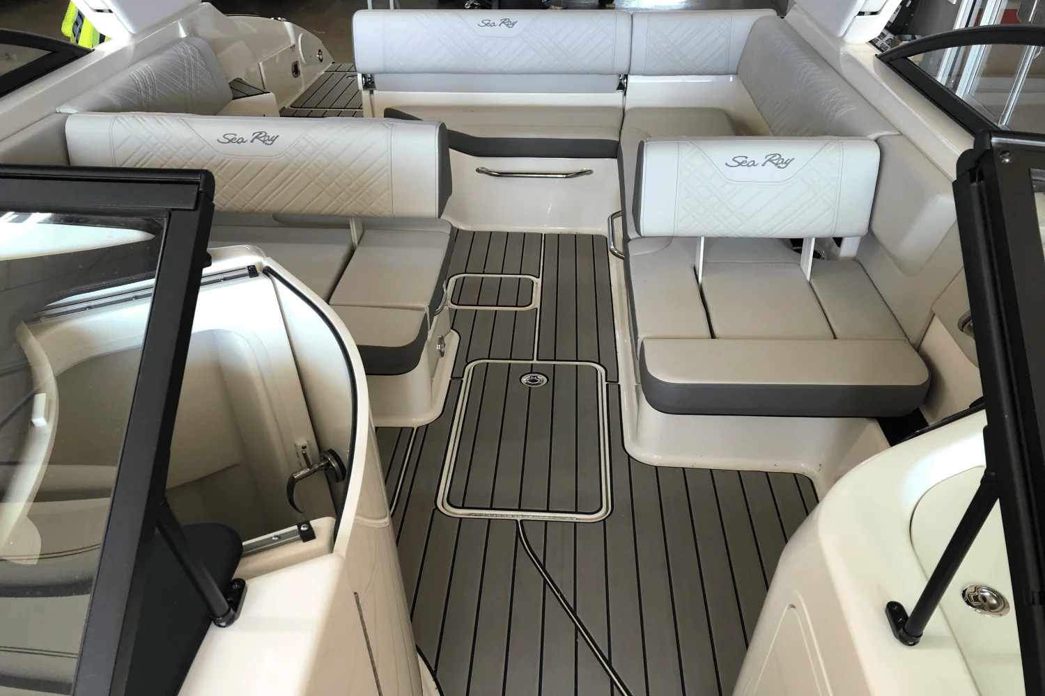 2025 Sea Ray 250 SDX Image Thumbnail #25