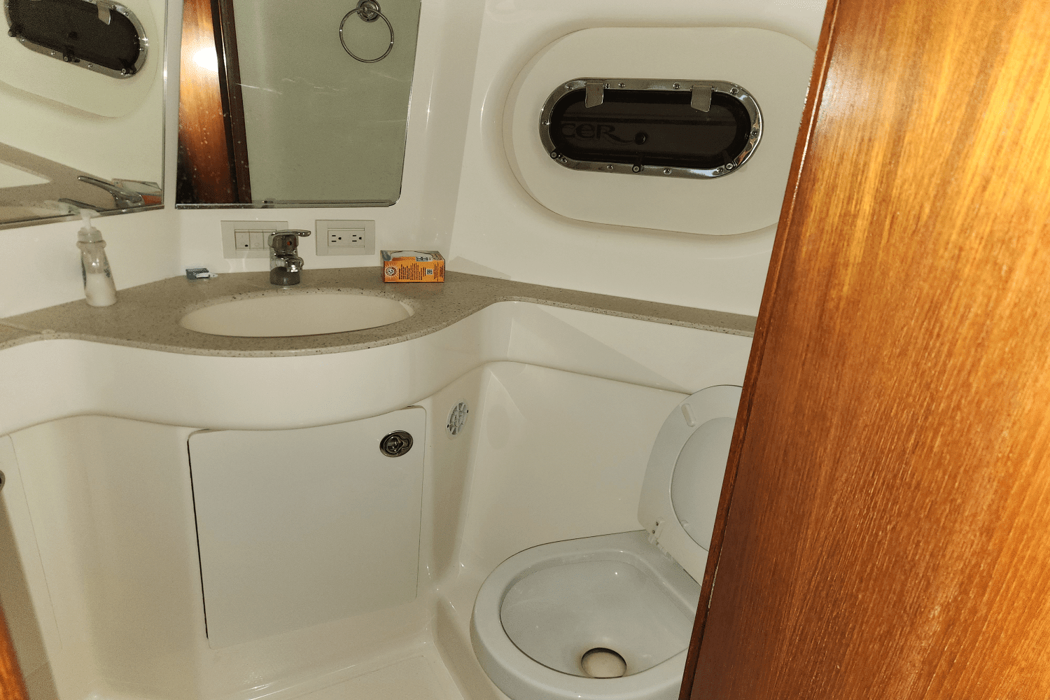 2006 Tiara Yachts 3600SOVRAN Image Thumbnail #32