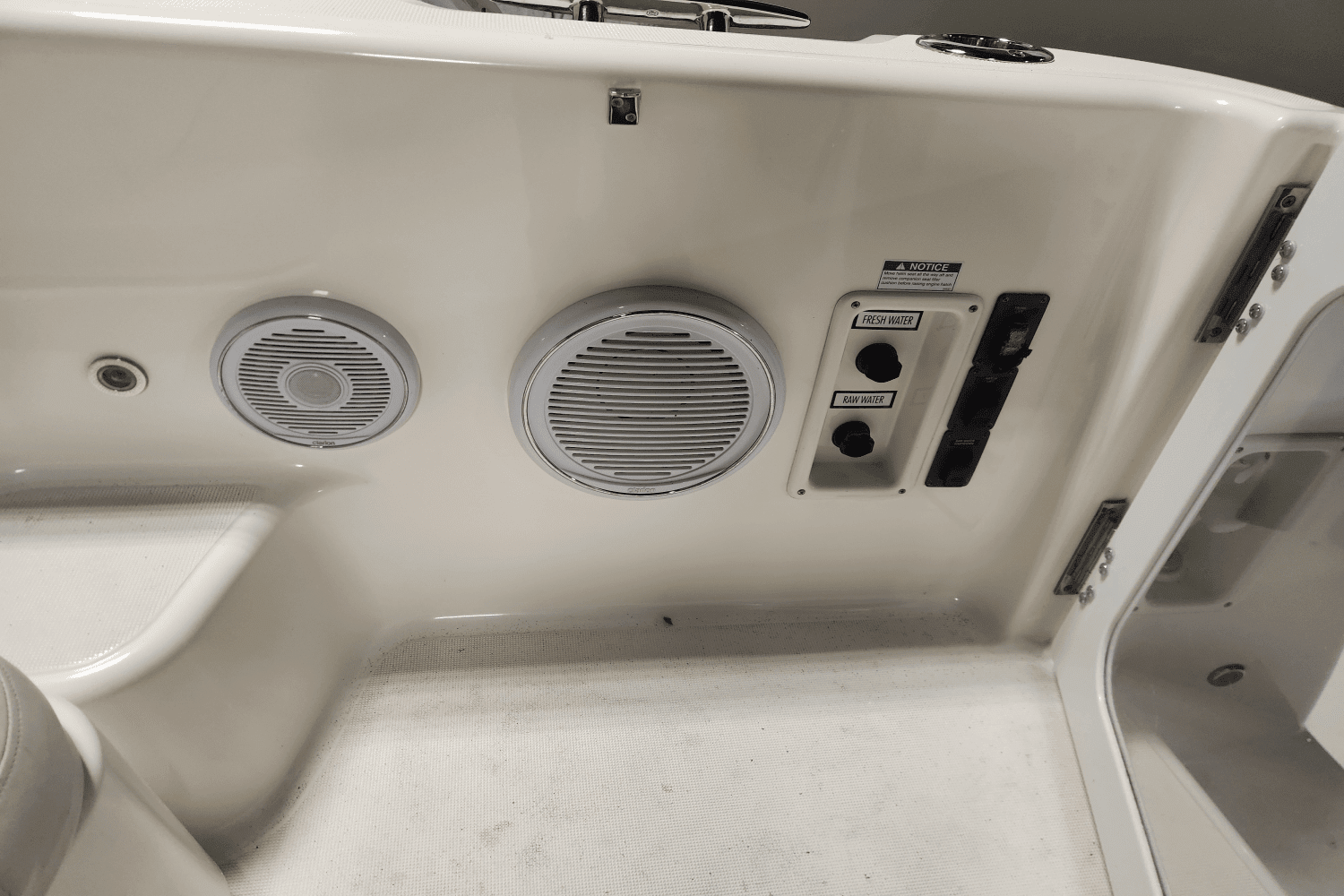 2006 Tiara Yachts 3600SOVRAN Image Thumbnail #13