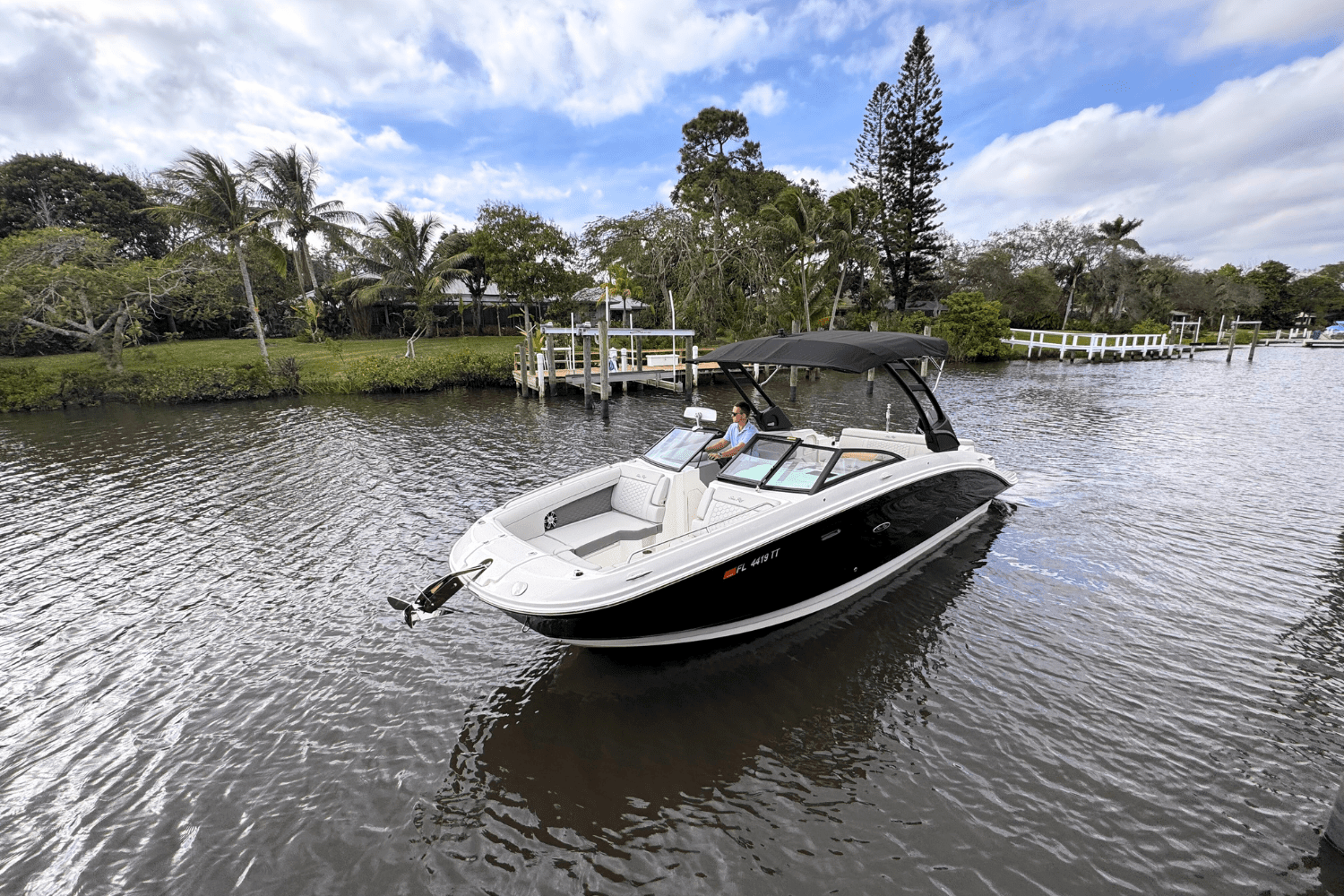 2024 Sea Ray 270 SDX OUTBOARD Image Thumbnail #2