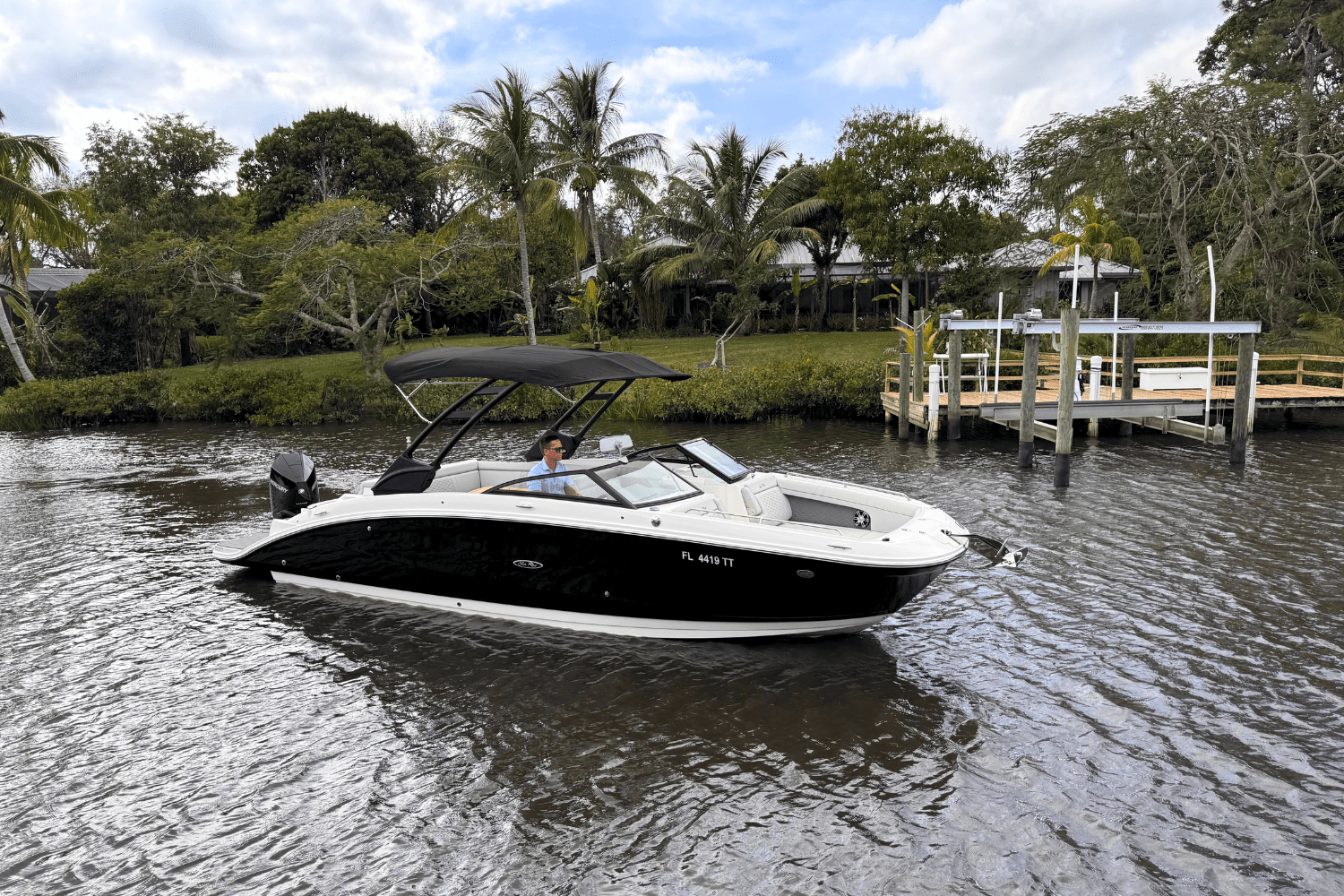 2024 Sea Ray 270 SDX OUTBOARD Image Thumbnail #1