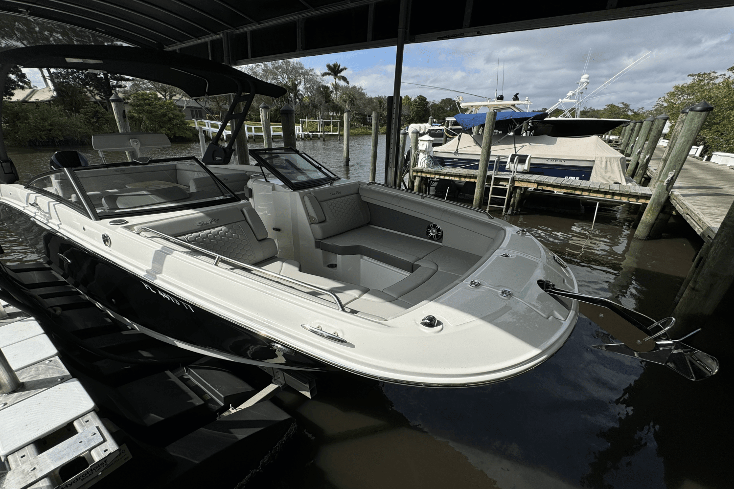 2024 Sea Ray 270 SDX OUTBOARD Image Thumbnail #5