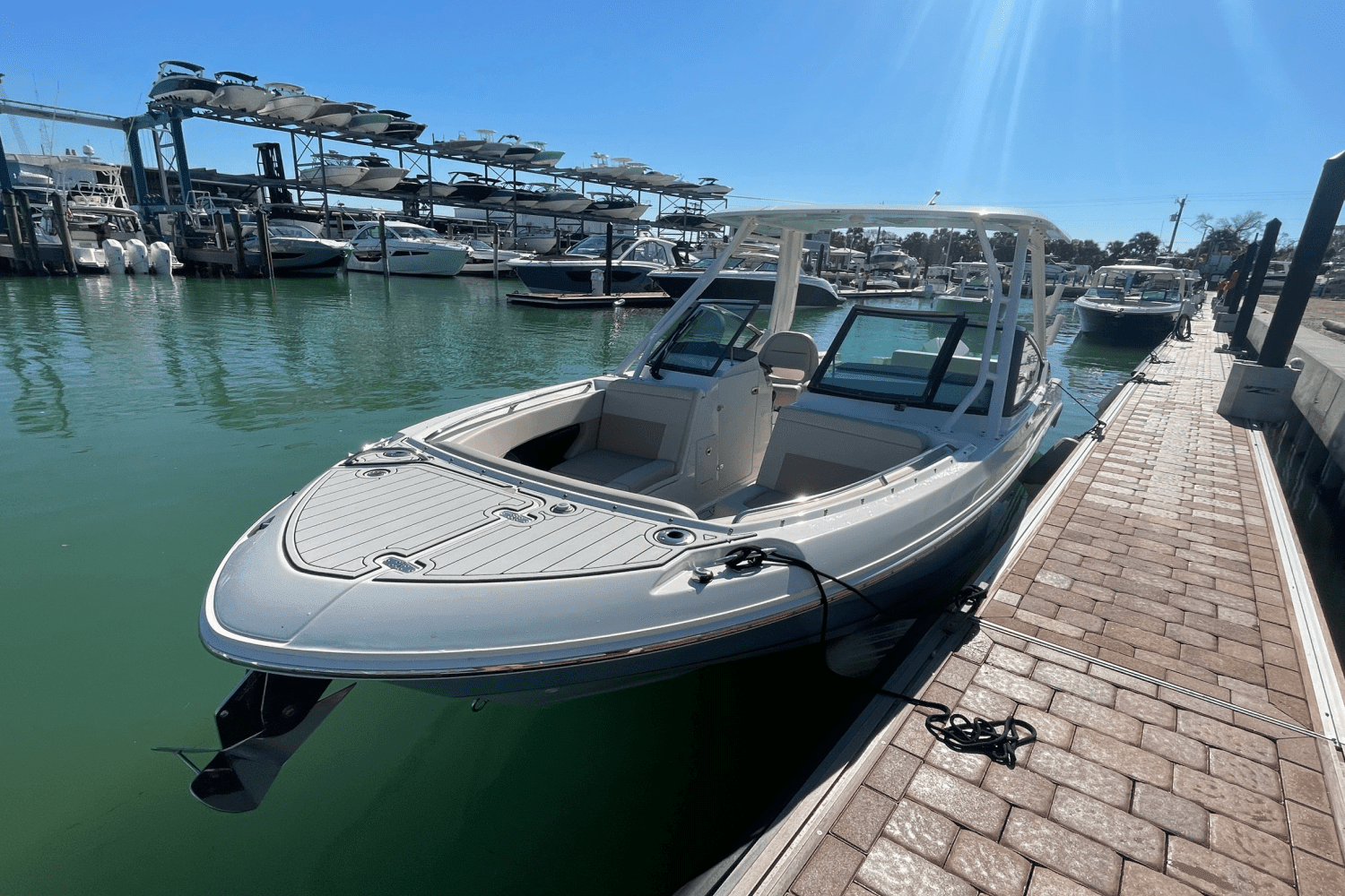 2022 Boston Whaler 240 Vantage Image Thumbnail #2
