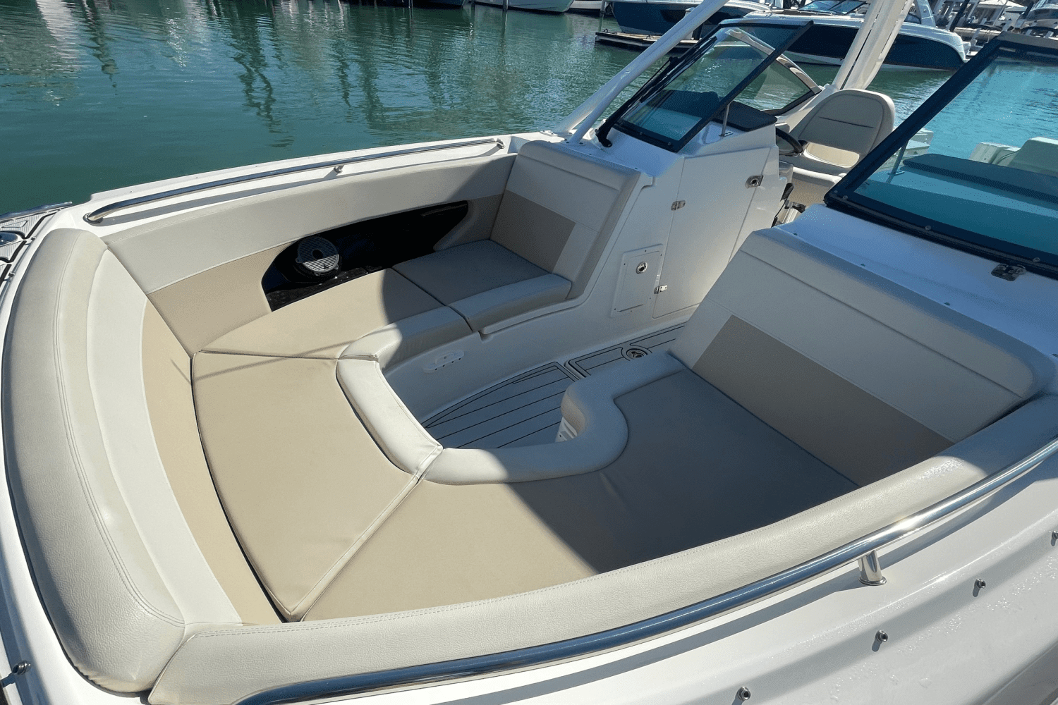2022 Boston Whaler 240 Vantage Image Thumbnail #8