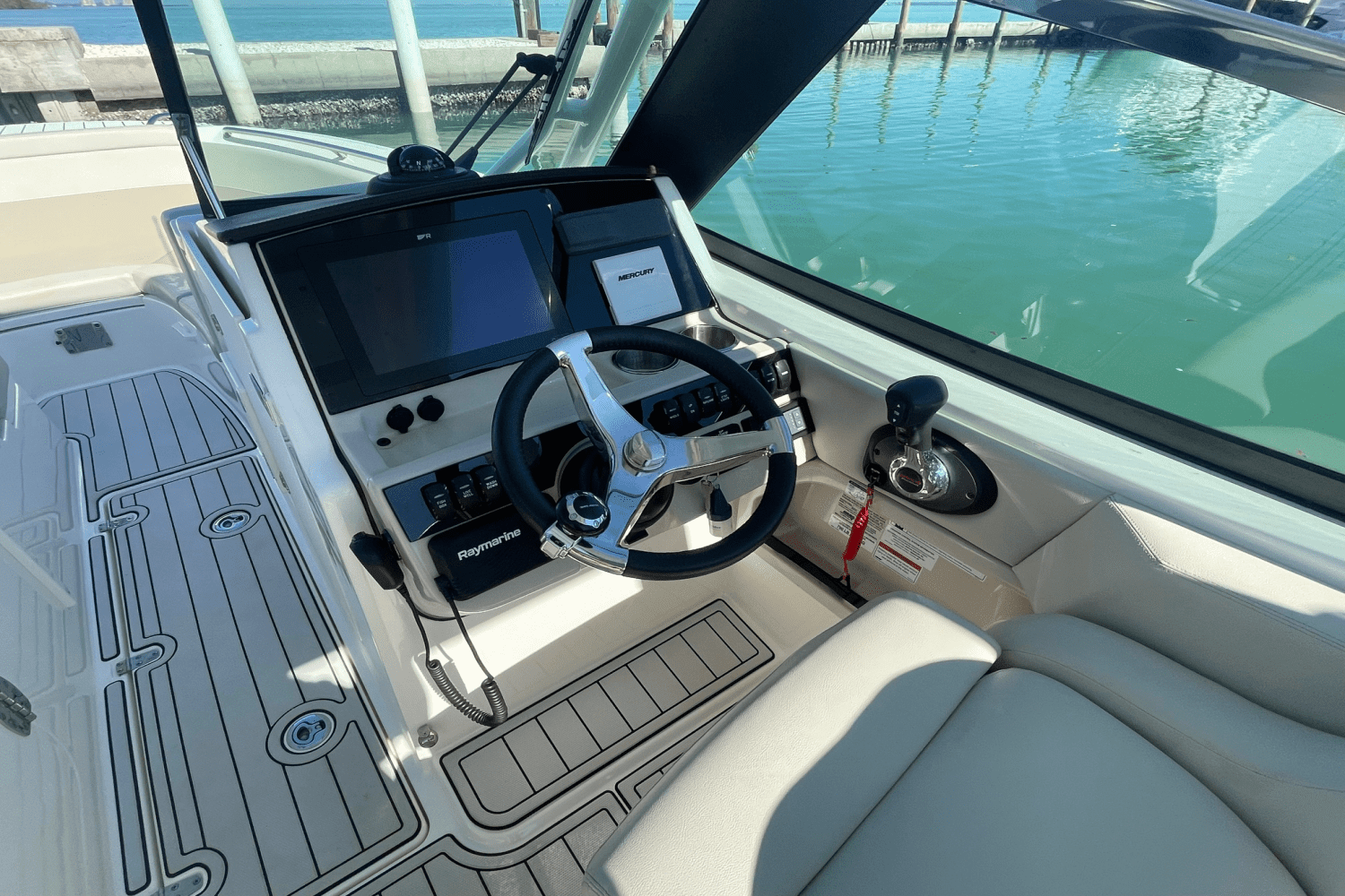 2022 Boston Whaler 240 Vantage Image Thumbnail #6