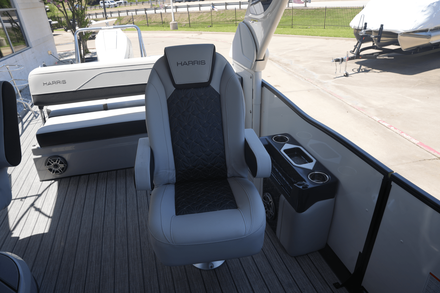 2025 Harris Grand Mariner 250 Image Thumbnail #15