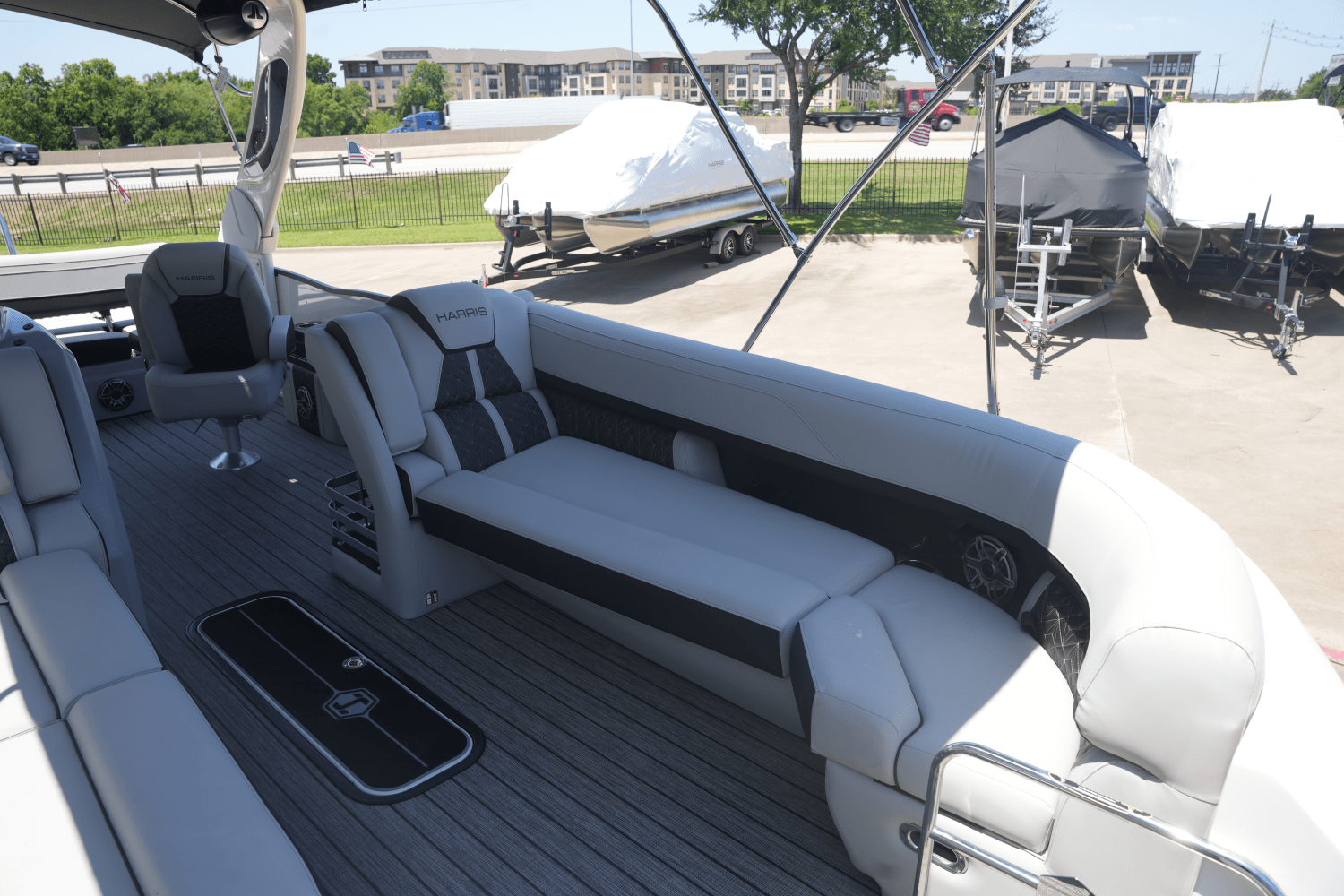 2025 Harris Grand Mariner 250 Image Thumbnail #7