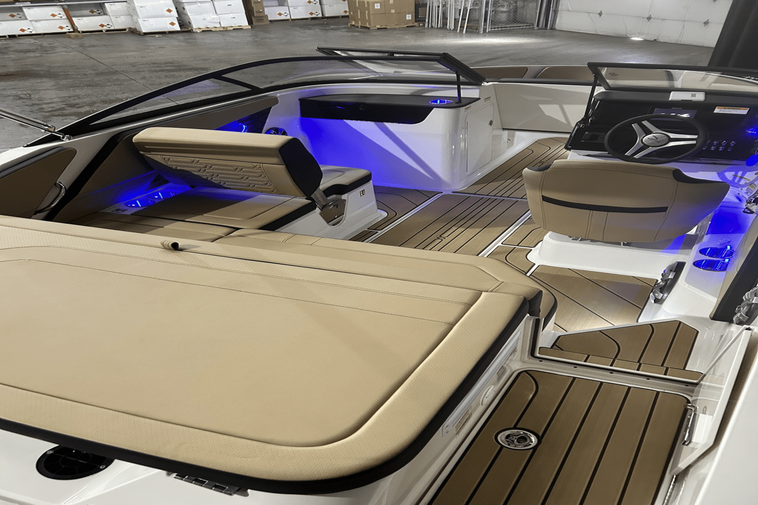 2025 Sea Ray SPX 190 Image Thumbnail #4