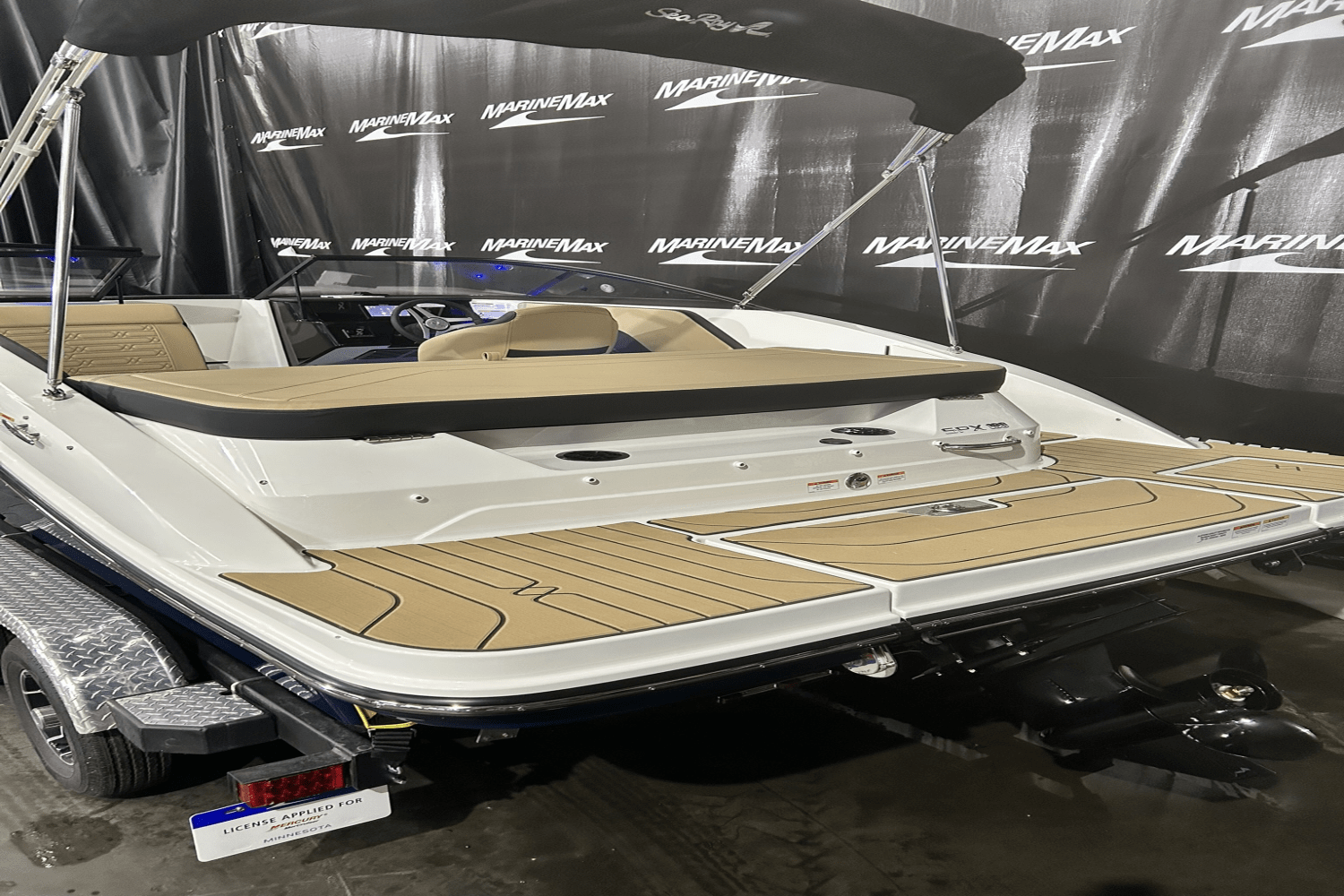 2025 Sea Ray SPX 190 Image Thumbnail #3