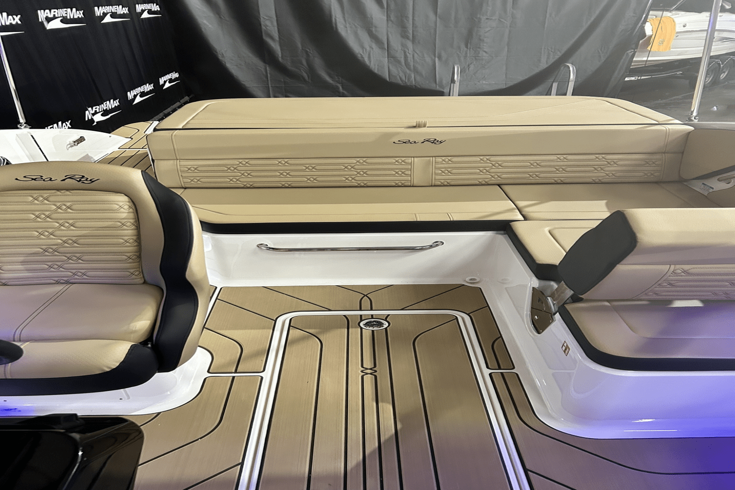 2025 Sea Ray SPX 190 Image Thumbnail #6