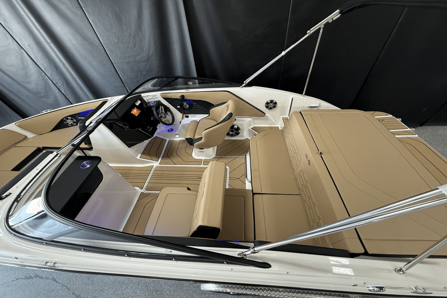 2025 Sea Ray SPX 190 Image Thumbnail #6