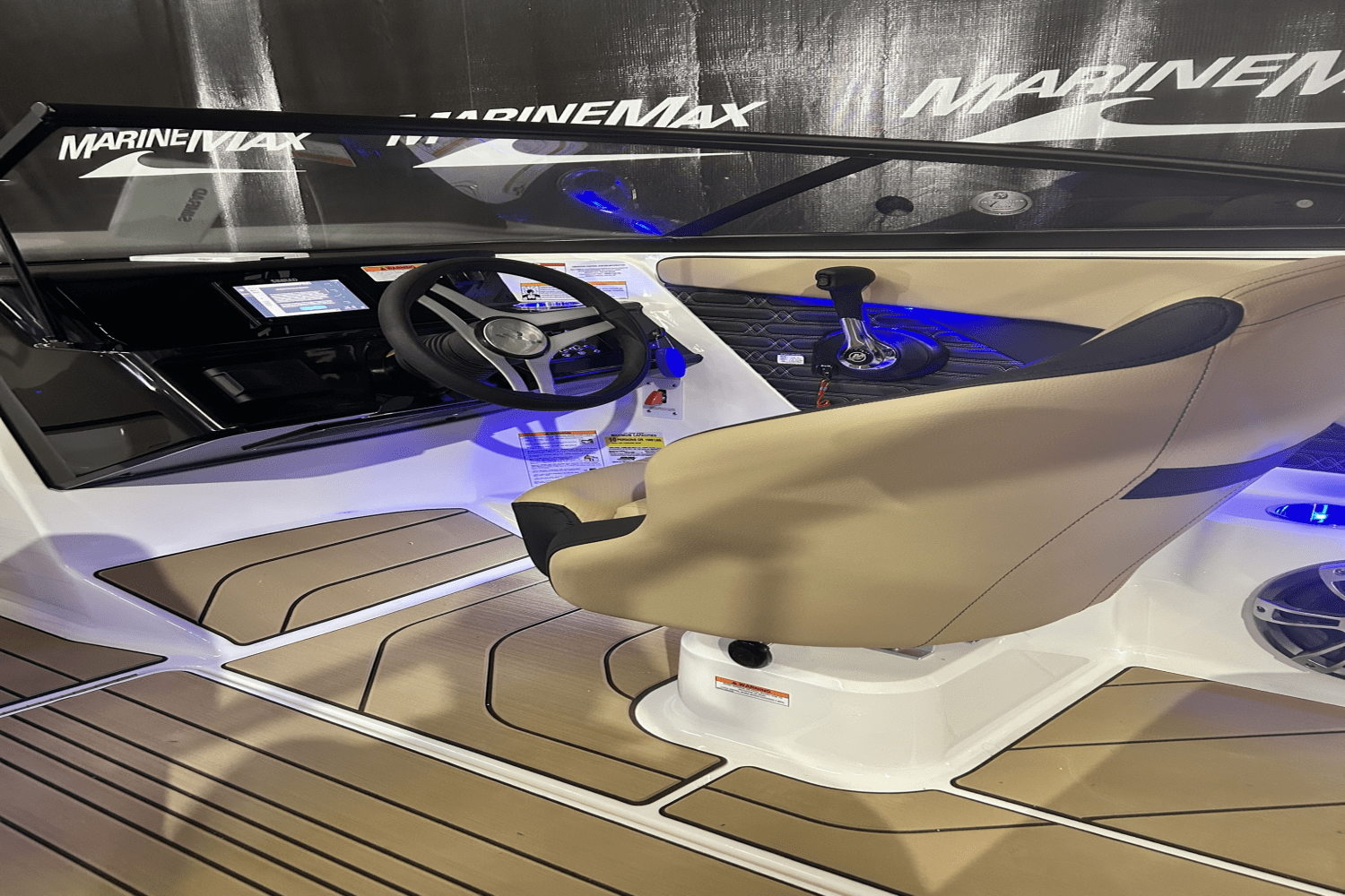 2025 Sea Ray SPX 190 Image Thumbnail #12