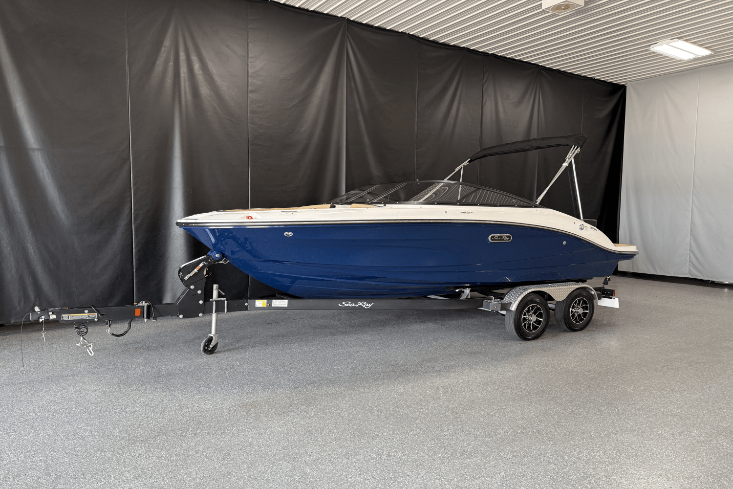 2025 Sea Ray SPX 190 Image Thumbnail #2