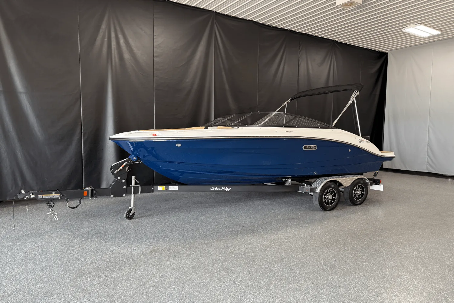 2025 Sea Ray SPX 190 Image Thumbnail #2
