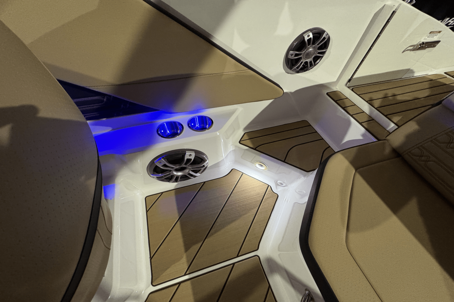 2025 Sea Ray SPX 190 Image Thumbnail #13