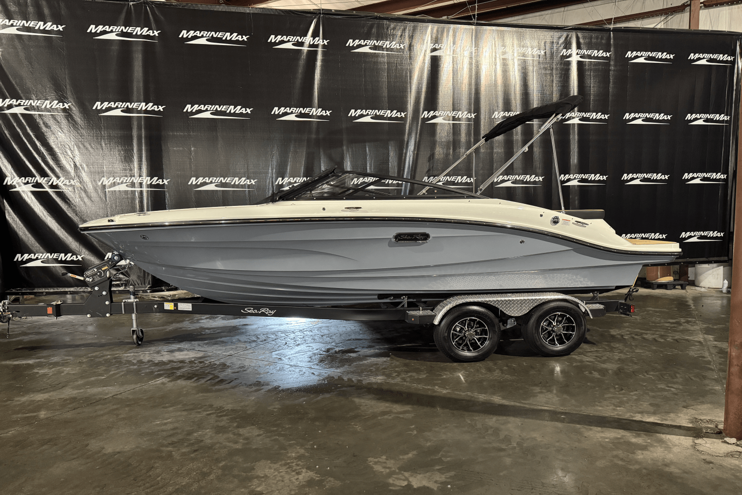 2025 Sea Ray SPX 190 Image Thumbnail #2