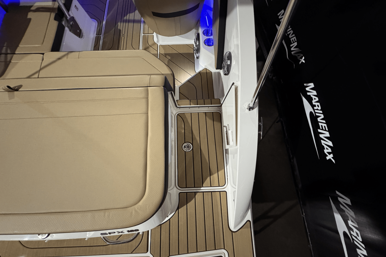 2025 Sea Ray SPX 190 Image Thumbnail #10