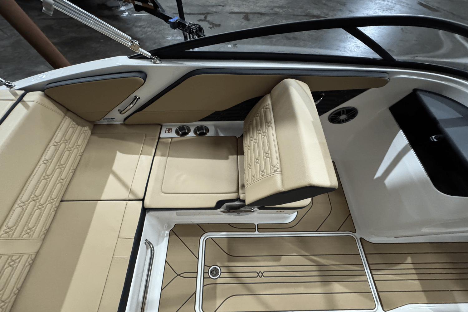 2025 Sea Ray SPX 190 Image Thumbnail #12