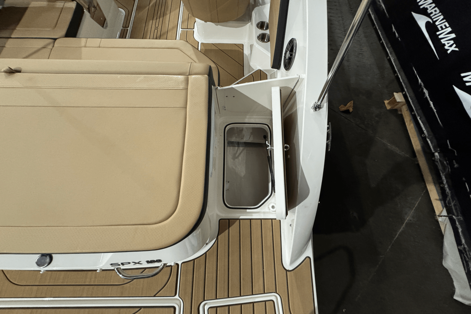 2025 Sea Ray SPX 190 Image Thumbnail #9