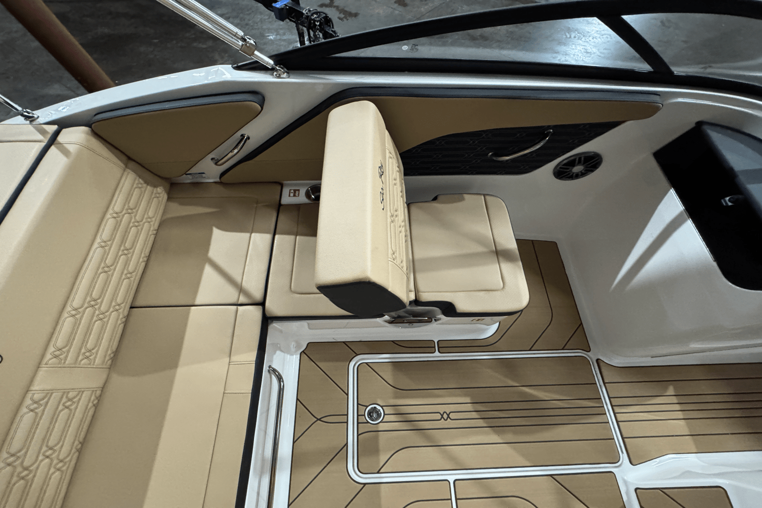 2025 Sea Ray SPX 190 Image Thumbnail #11