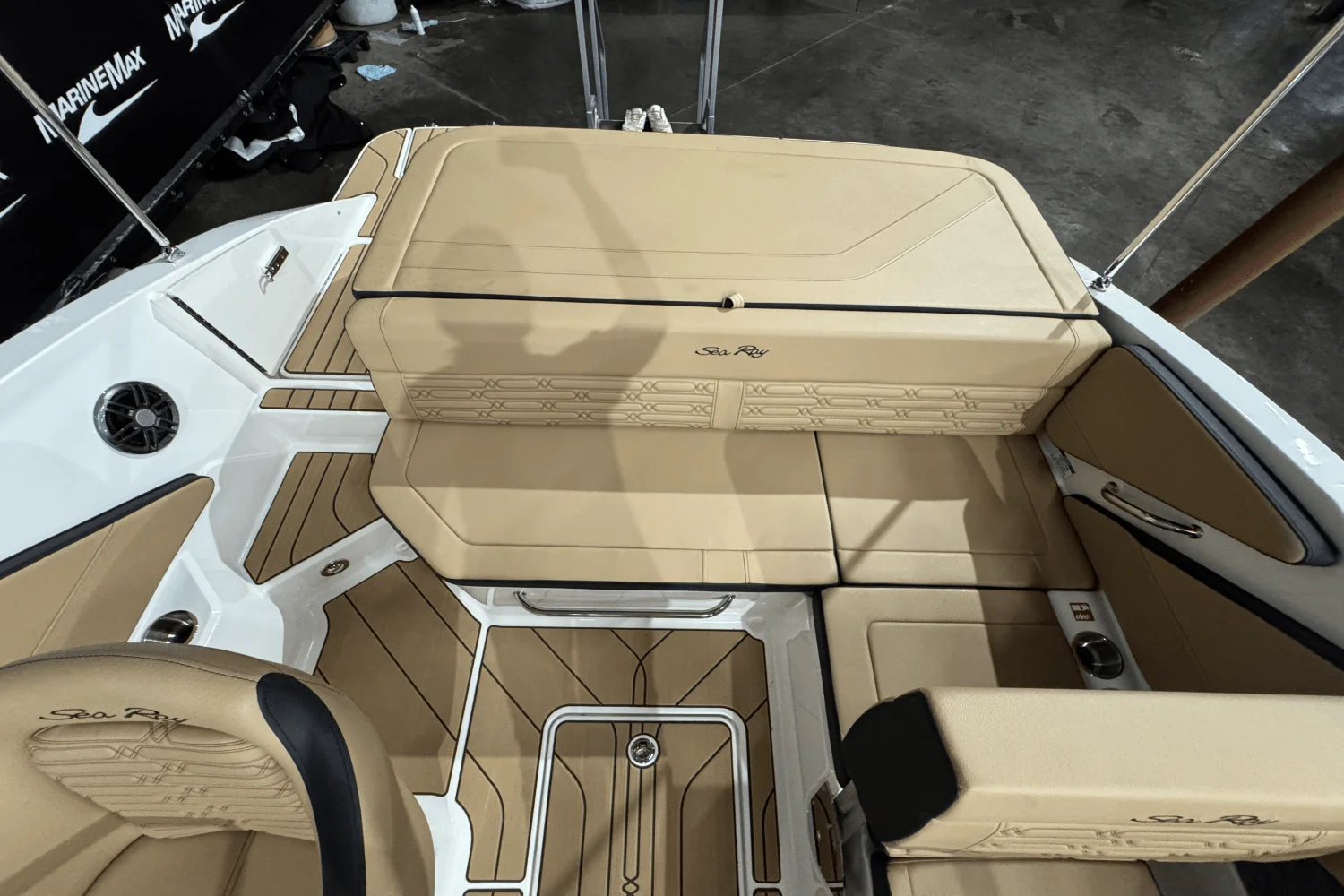 2025 Sea Ray SPX 190 Image Thumbnail #10
