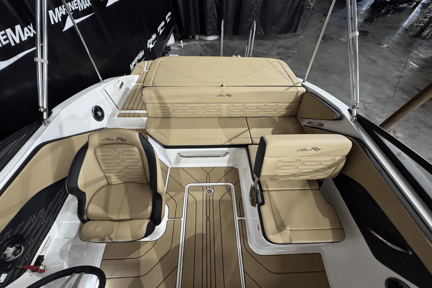 2025 Sea Ray SPX 190 Image Thumbnail #12