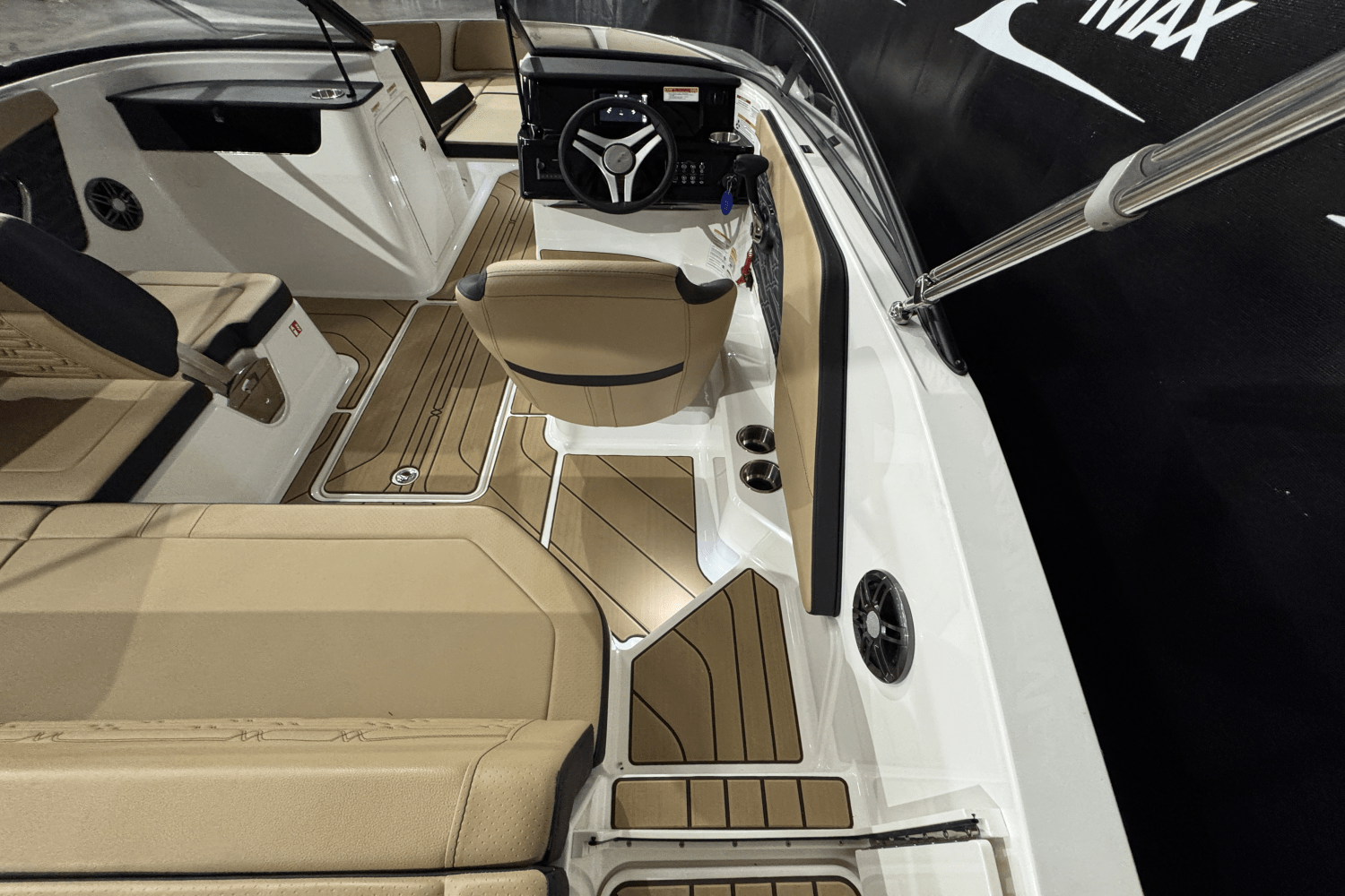 2025 Sea Ray SPX 190 Image Thumbnail #11
