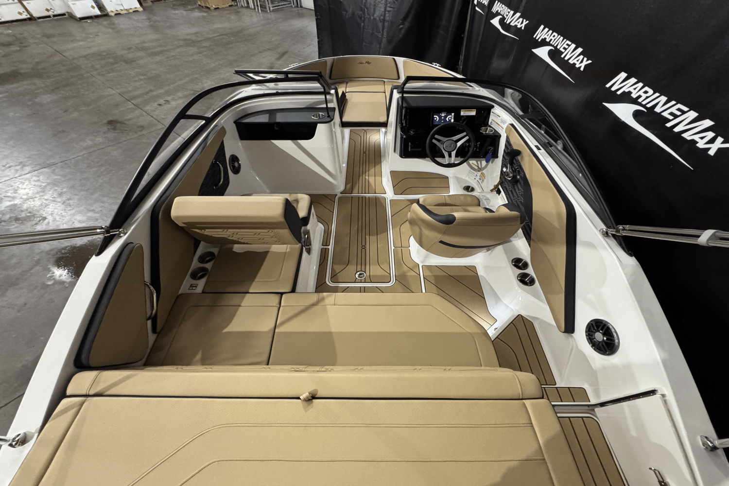 2025 Sea Ray SPX 190 Image Thumbnail #10