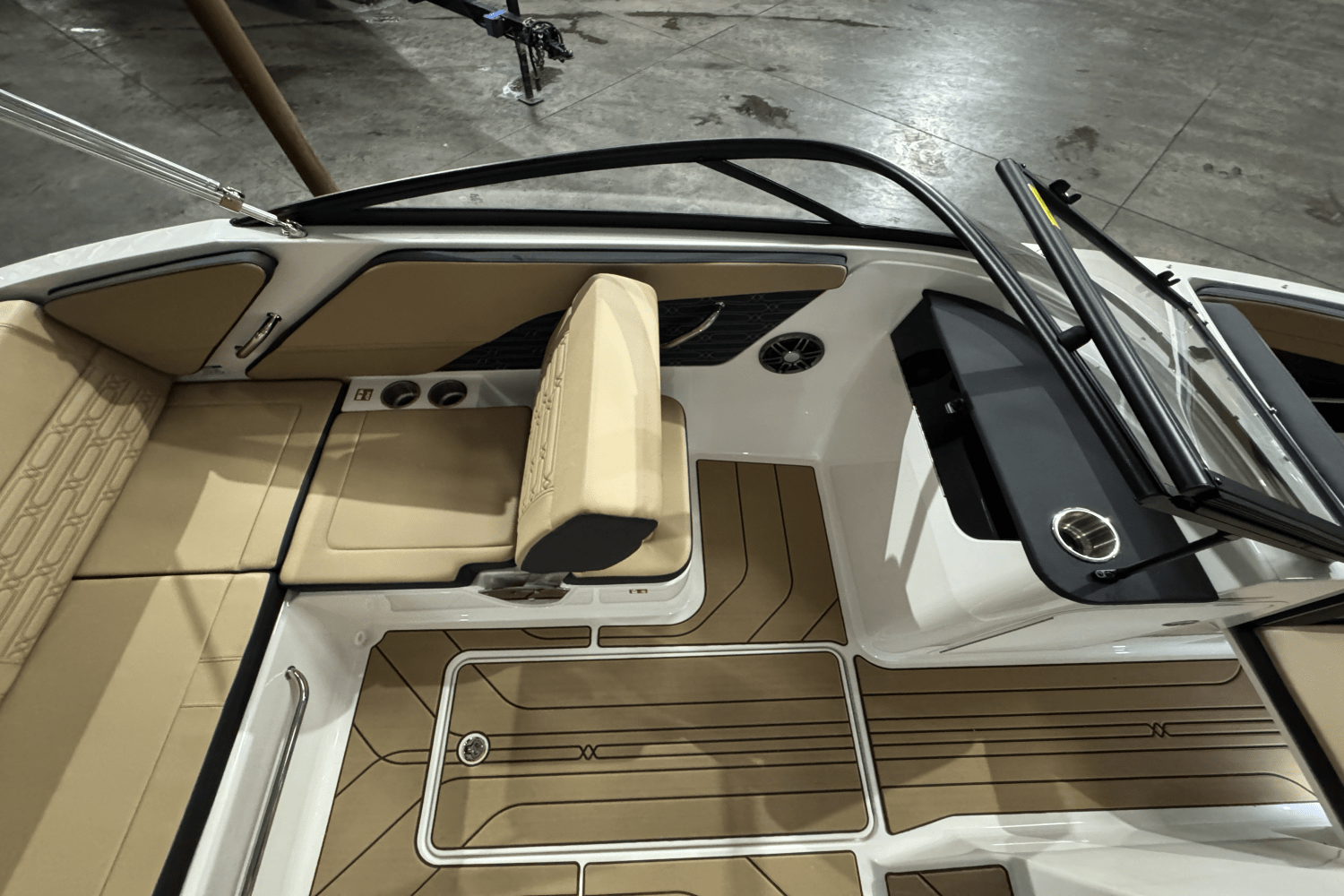 2025 Sea Ray SPX 190 Image Thumbnail #16