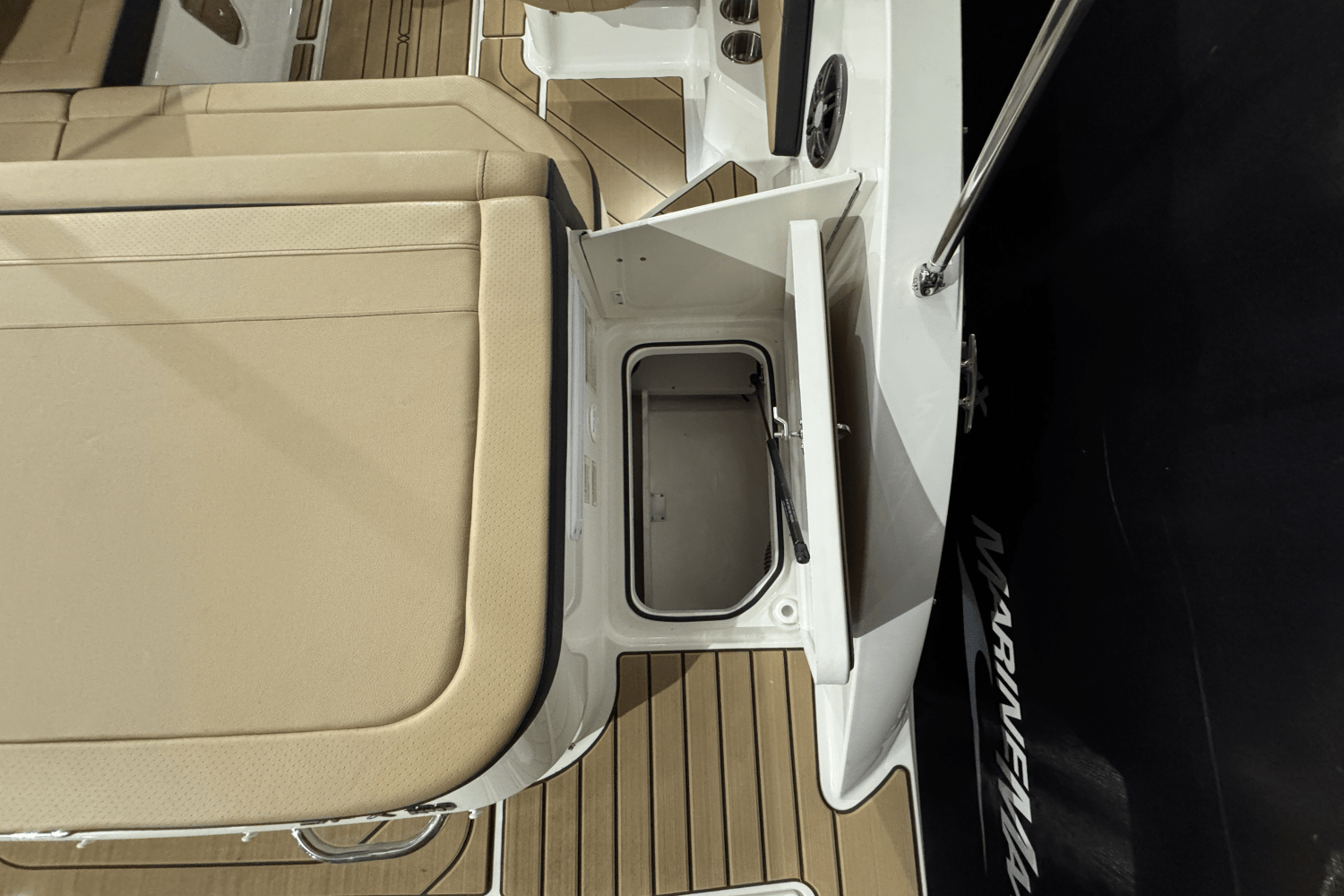 2025 Sea Ray SPX 190 Image Thumbnail #9