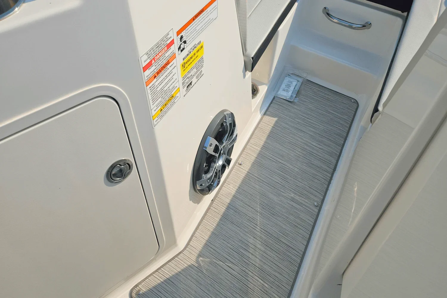 2022 Sea Ray 19 SPX Image Thumbnail #14