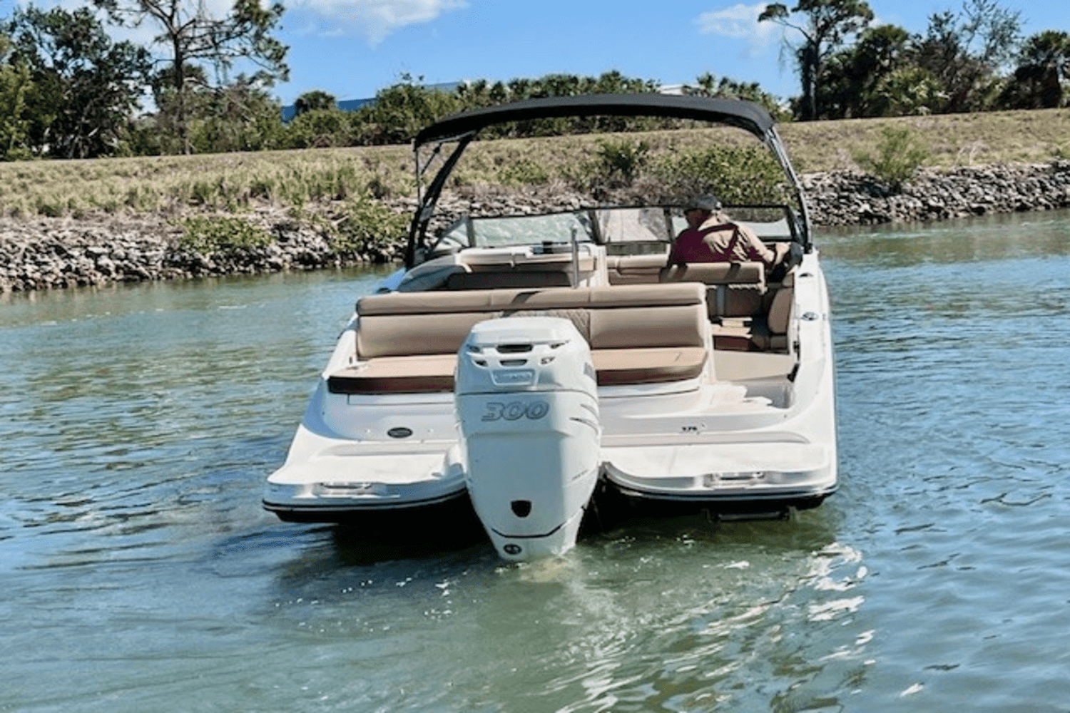 2017 Sea Ray 270 SDX OUTBOARD Image Thumbnail #4