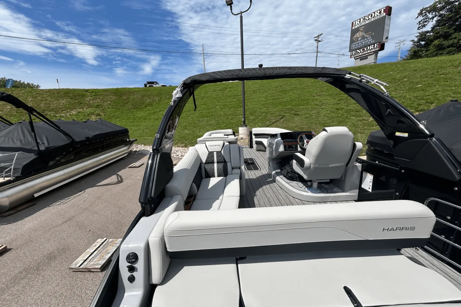 2025 Harris Grand Mariner 250 Image Thumbnail #25